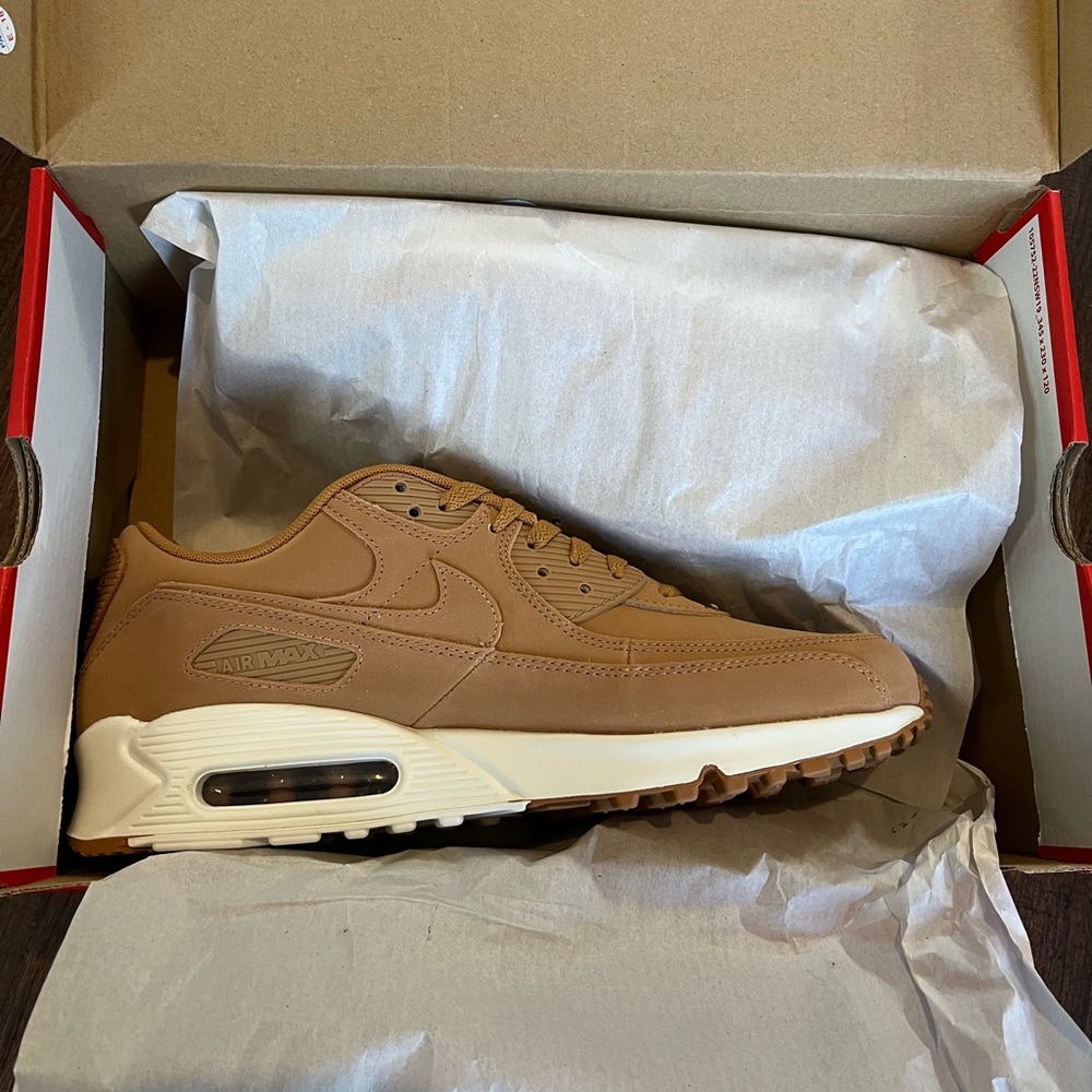 Nike Men's Brown Air Max Sneakers